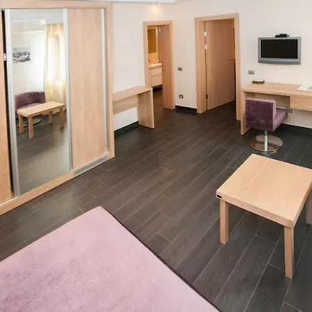 Astoria 4*