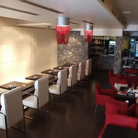 Astoria Hotel 4*