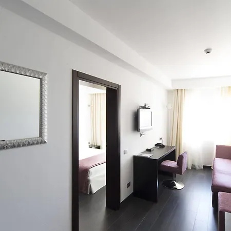 Astoria Hotel 4*