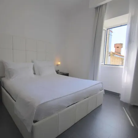 Astoria Hotel 4*