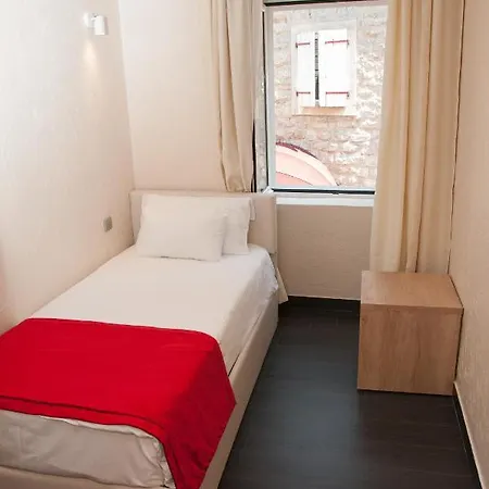 Astoria מלון 4*